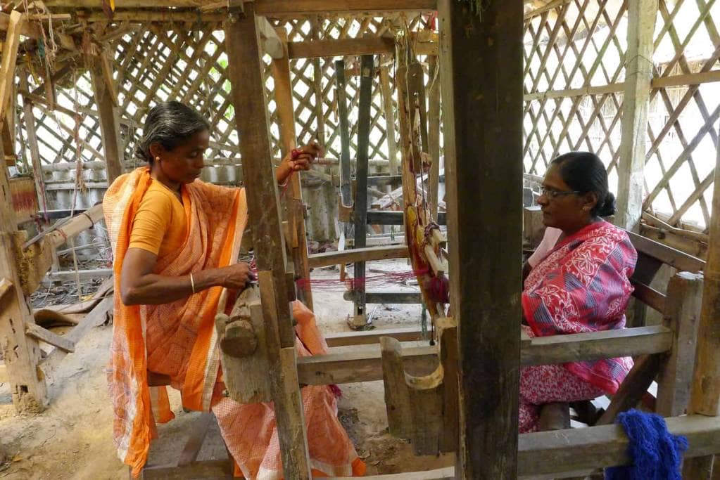 Hnadloom weaving at Belloon Hasta Shilpo Belloon Hasta Shilpo handloom weaving