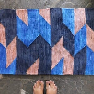 Floor rug zig-zag design