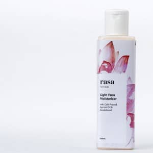 Light face moisturizer with cold pressed apricot oil and sandalwood