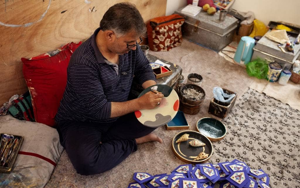 ZPCL-painting-paper-mache-plate ZPCL-painting-paper-mache-plate